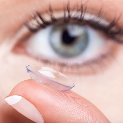Dr_Bunin_fitting_contact_lenses